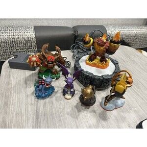 Skylanders lot of 6 with portal of power